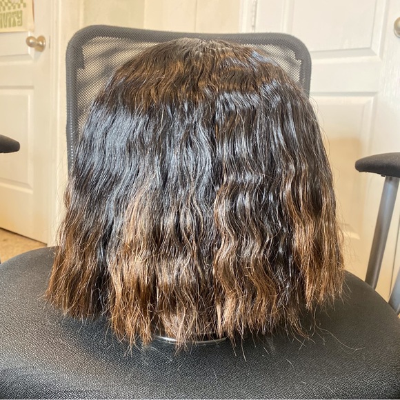 Used Shake n go bob wig - Picture 7 of 11